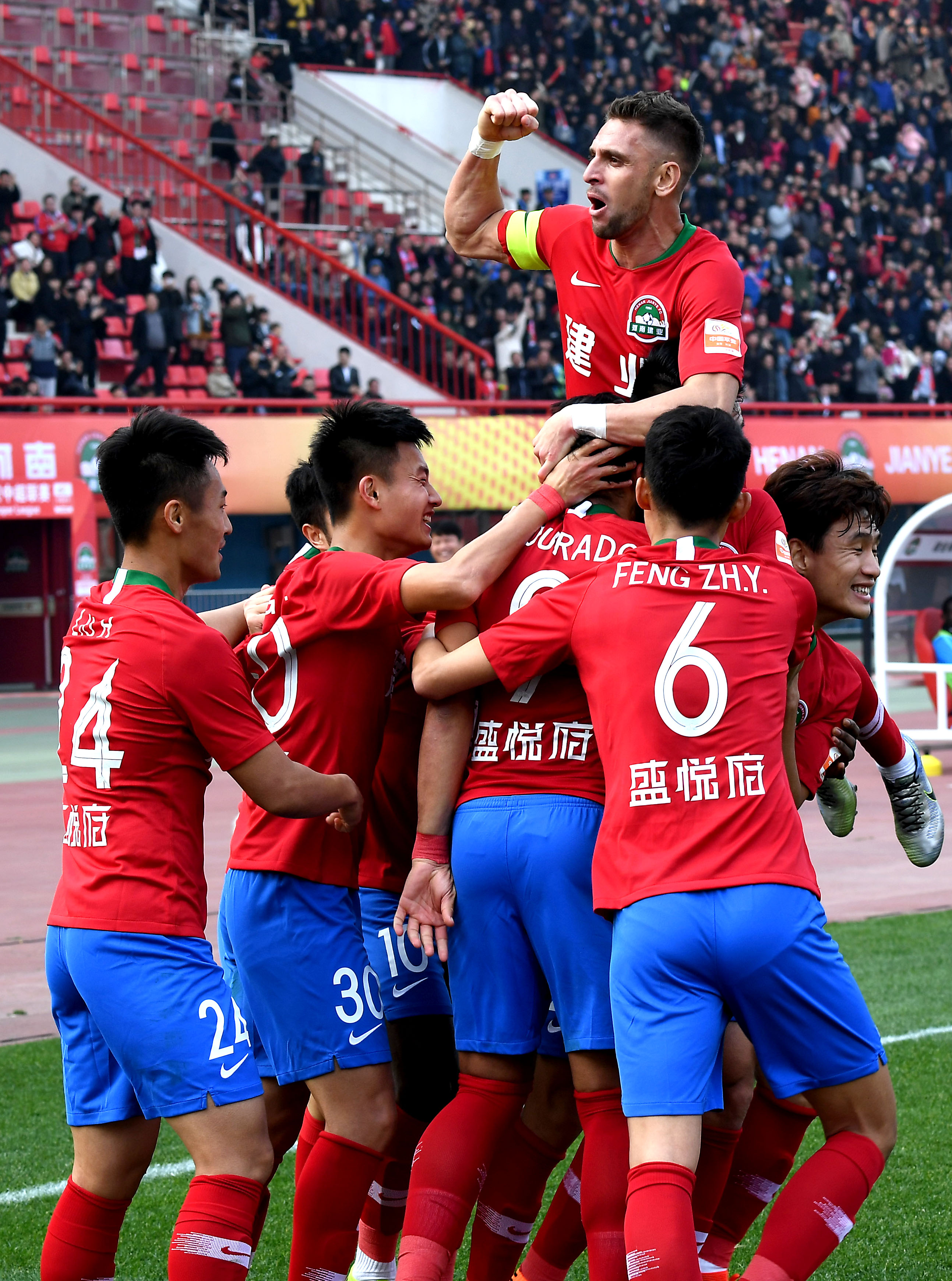 成为国内外